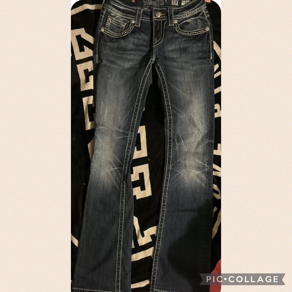 NWT Miss Me Jeans Signature Rise Boot Dark
Embellished Sz 26 - Picture 3 of 12